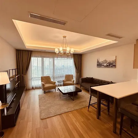 Luxurious In Apartment Istanbul